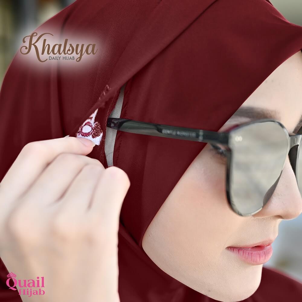 Khalsya - Hijab dengan lubang kacamata