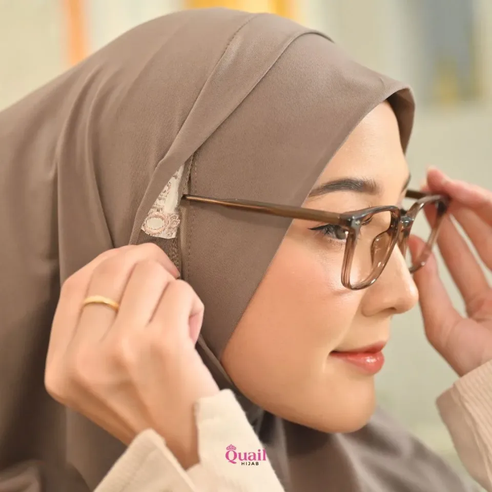 Selvie Daily Hijab Instan Lubang Kacamata Jilbab Jersey Premium Nyaman — foto 5