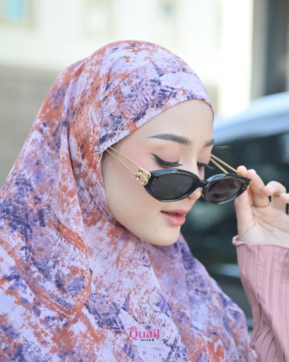 Violena Khimar Bandana | Khiban Cerruty Motif Abstrak Syar'i — foto 7